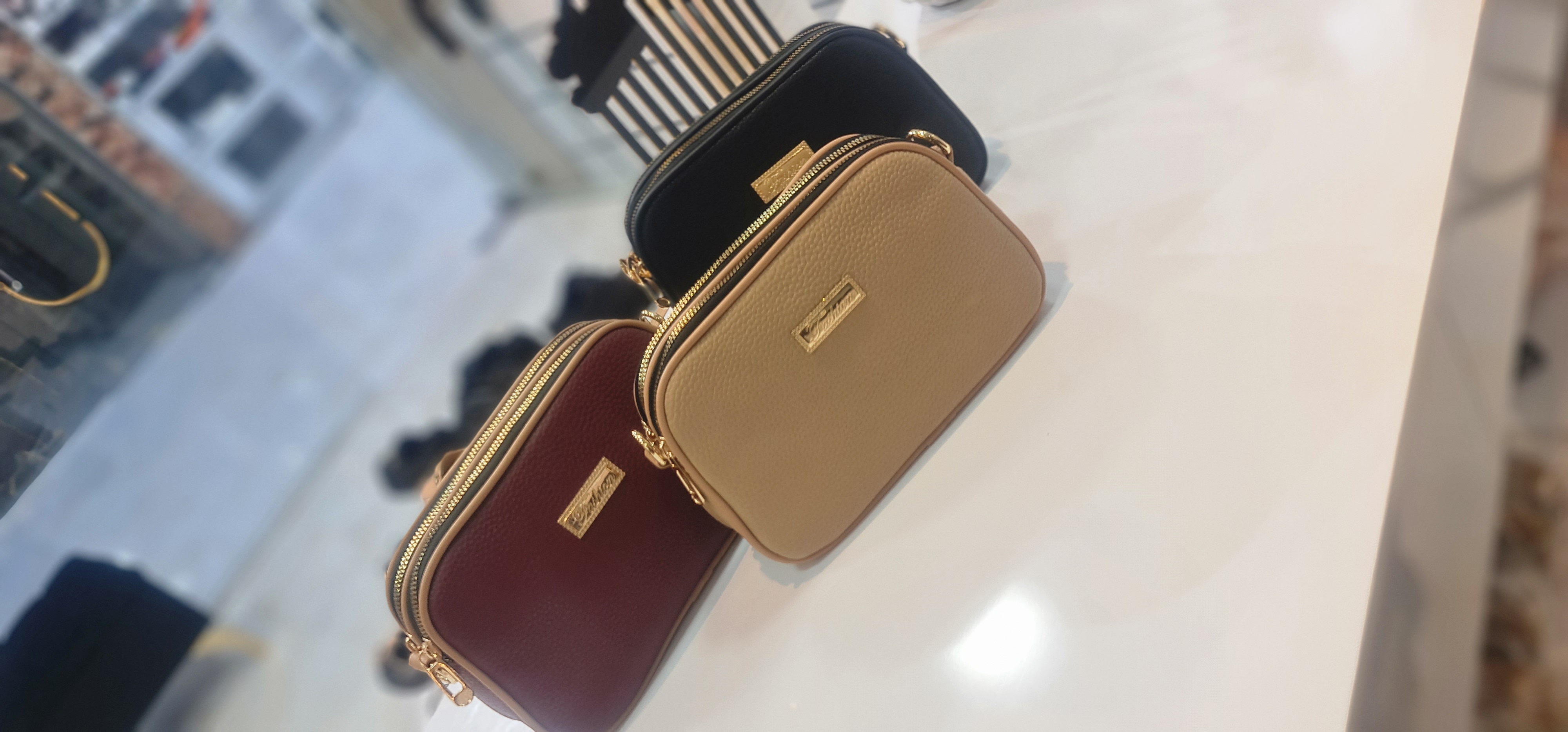 کیف دوشی ،کد ۸۰۹